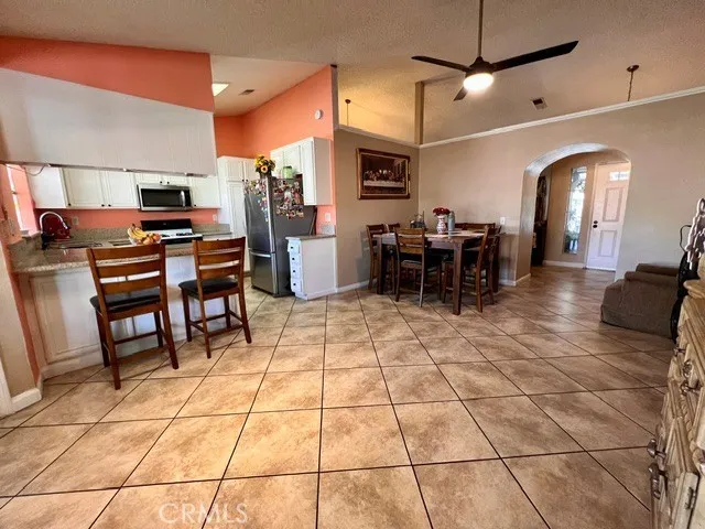 37469 Cambridge Lane Palmdale, CA 93550