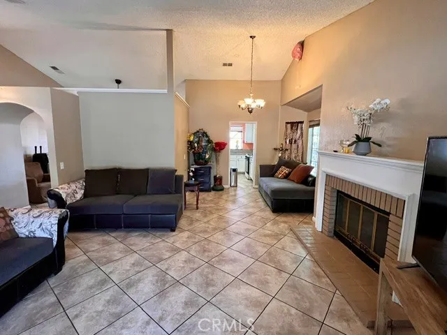 37469 Cambridge Lane Palmdale, CA 93550