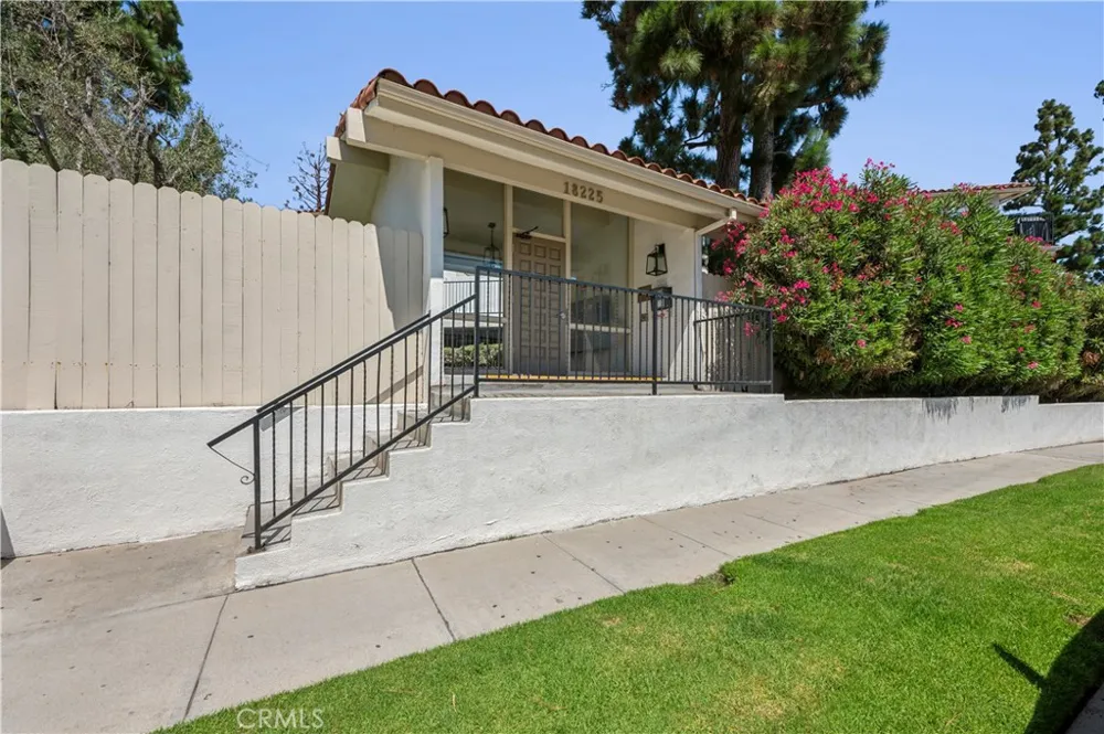 18225 Kingsdale Avenue #103 Redondo Beach, CA 90278