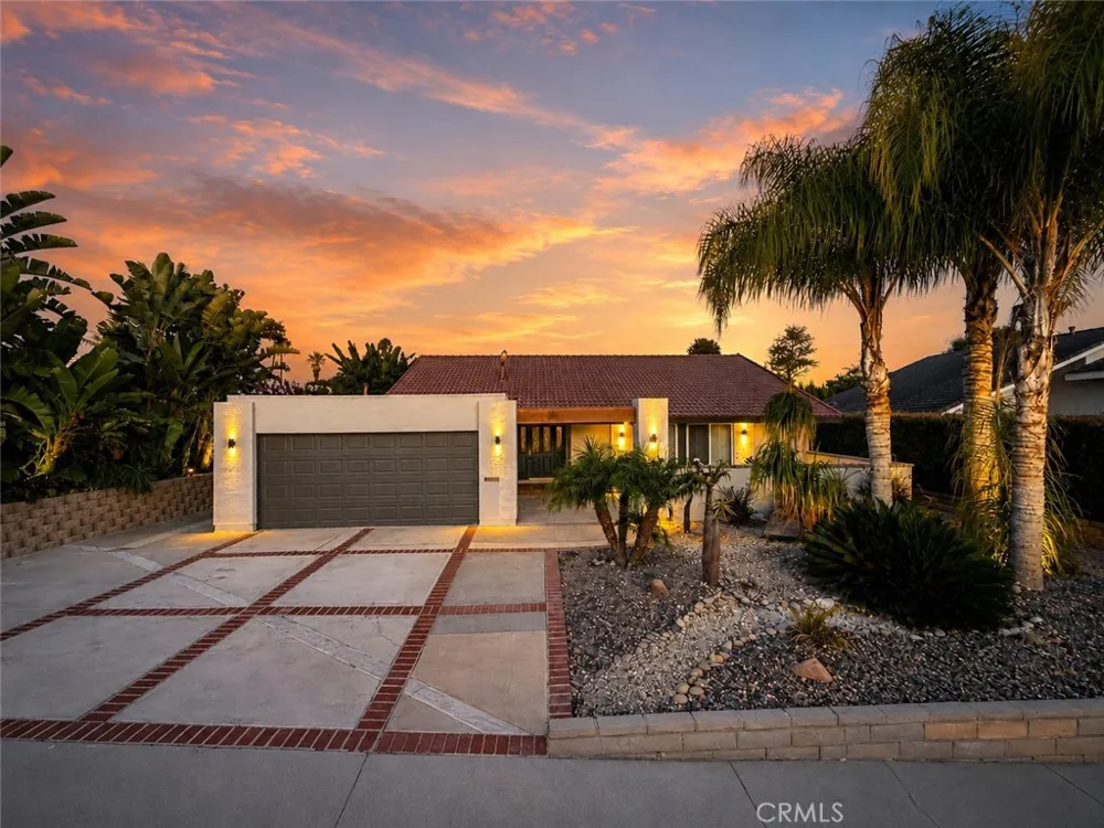 25312 Pike Laguna Hills, CA 92653