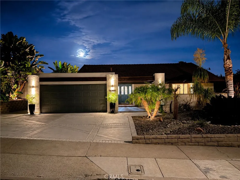 25312 Pike Laguna Hills, CA 92653