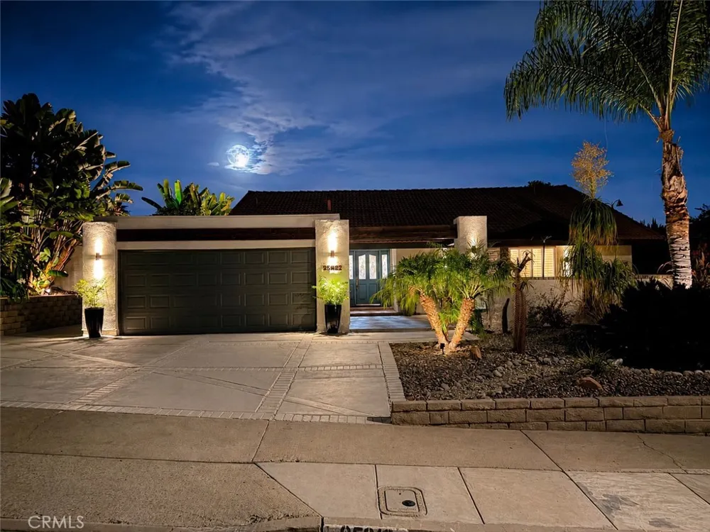 25312 Pike Laguna Hills, CA 92653