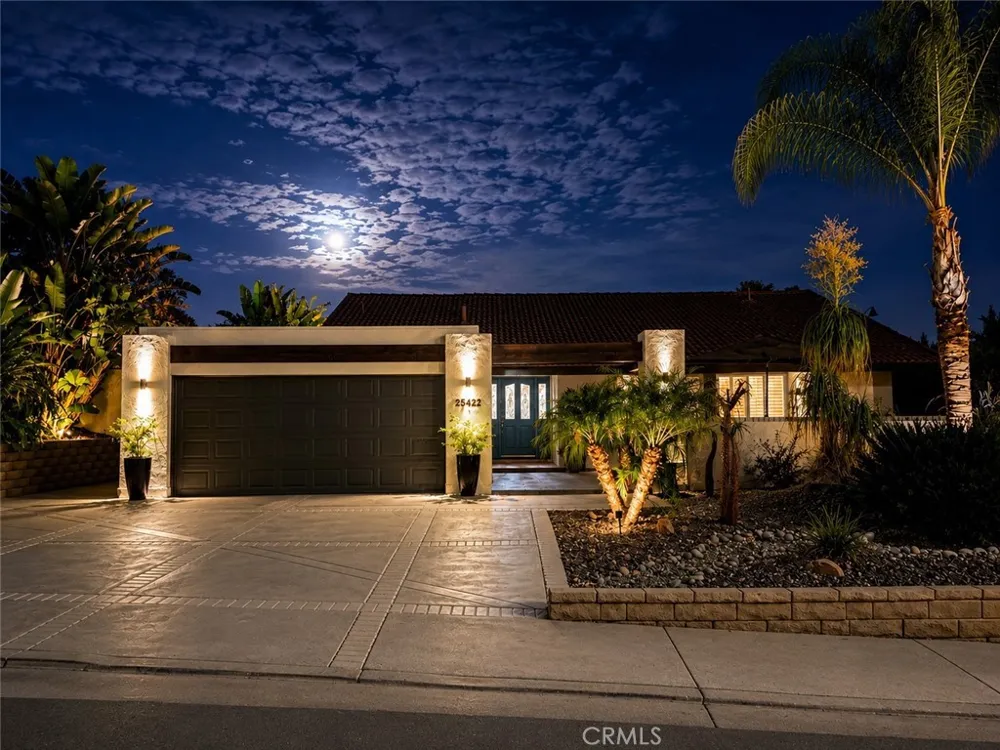 25312 Pike Laguna Hills, CA 92653