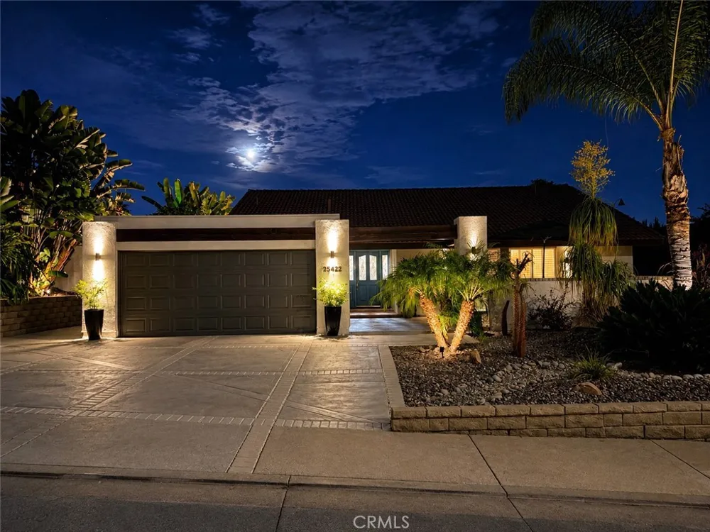 25312 Pike Laguna Hills, CA 92653