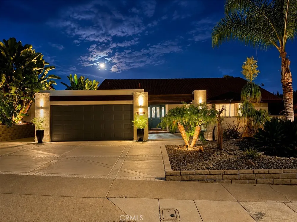 25312 Pike Laguna Hills, CA 92653