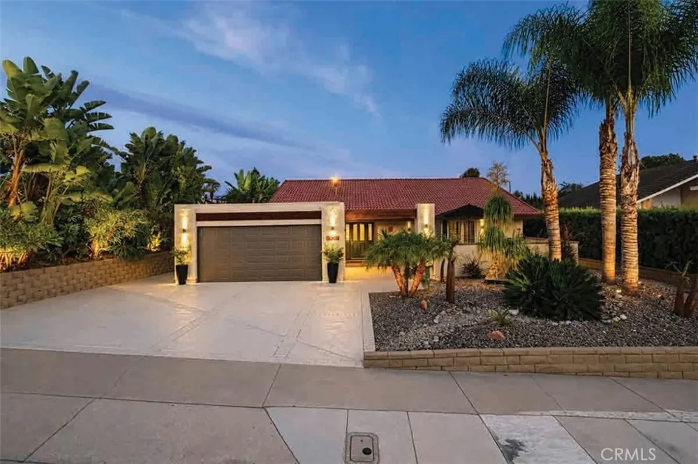25312 Pike Laguna Hills, CA 92653