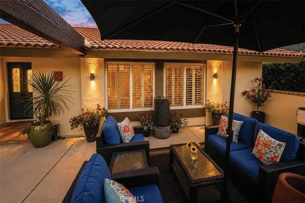 25312 Pike Laguna Hills, CA 92653