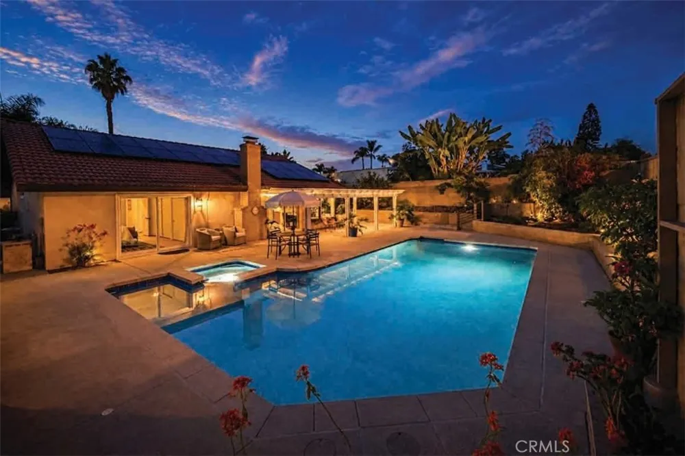 25312 Pike Laguna Hills, CA 92653
