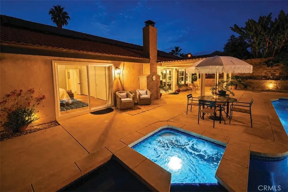 25312 Pike Laguna Hills, CA 92653