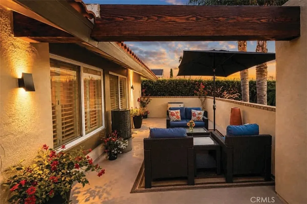 25312 Pike Laguna Hills, CA 92653