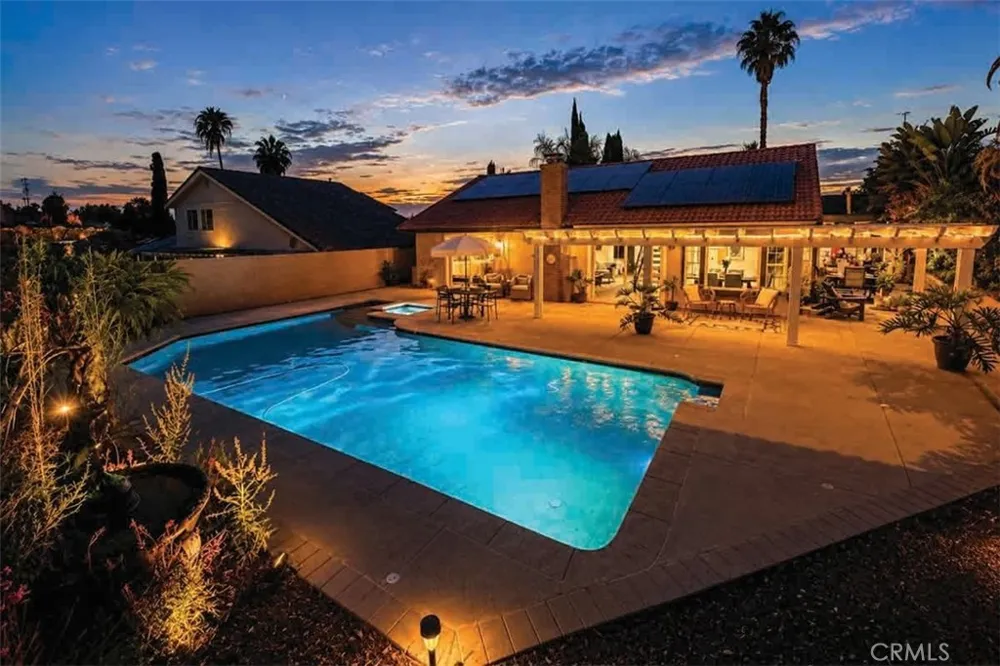 25312 Pike Laguna Hills, CA 92653