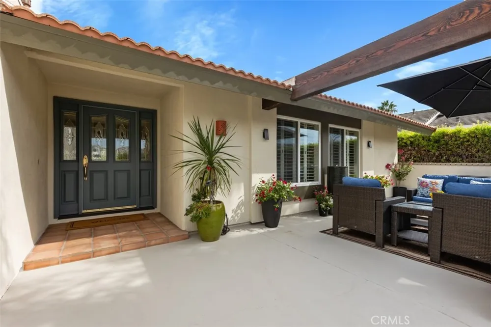 25312 Pike Laguna Hills, CA 92653