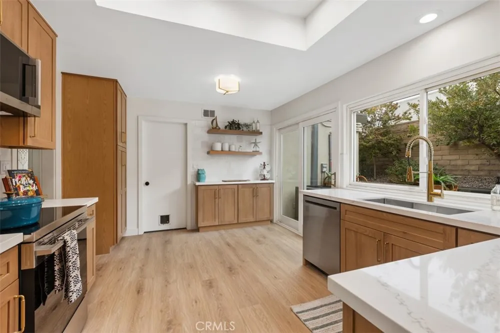 25312 Pike Laguna Hills, CA 92653