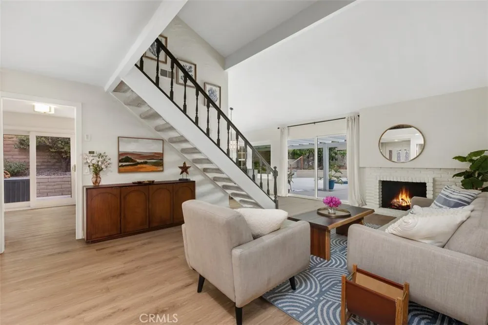 25312 Pike Laguna Hills, CA 92653