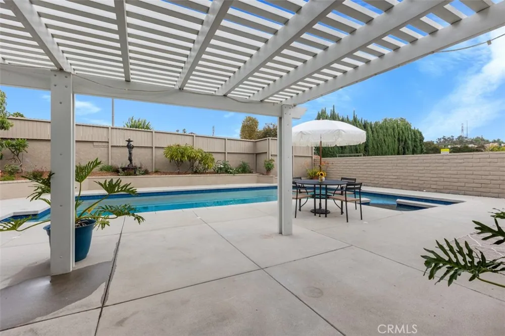 25312 Pike Laguna Hills, CA 92653