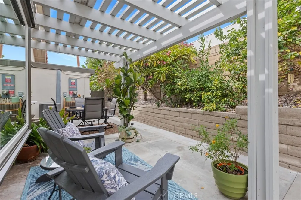25312 Pike Laguna Hills, CA 92653