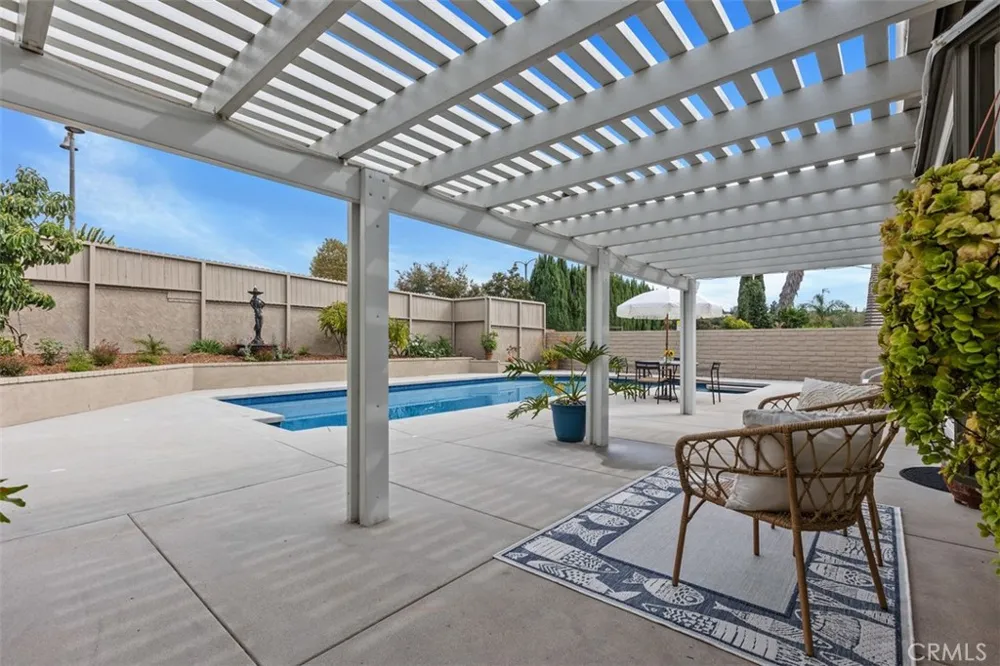 25312 Pike Laguna Hills, CA 92653
