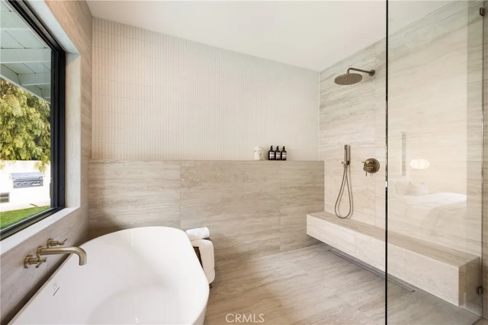 19629 Wells Dr Tarzana, CA 91356