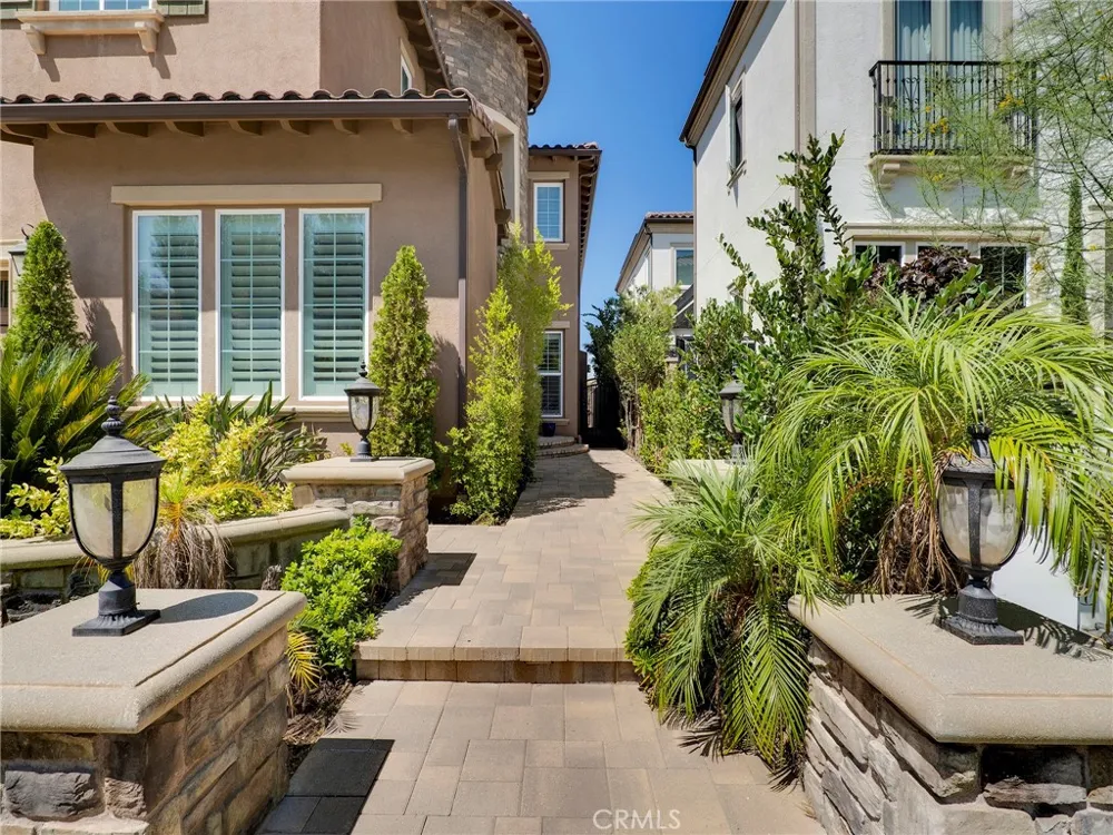 11911 Ancona Porter Ranch, CA 91326