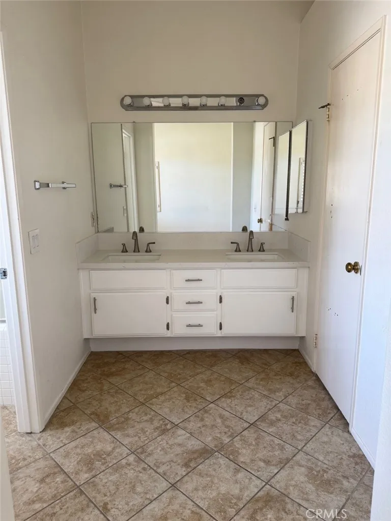 8 Pinyon Jay Aliso Viejo, CA 92656