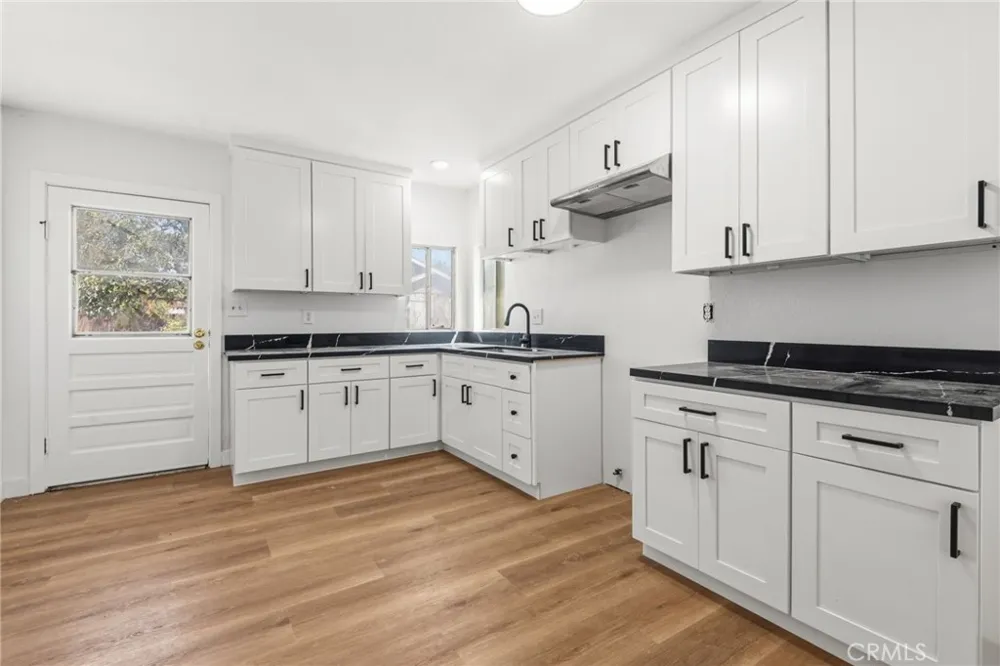 4874 Park Riverside, CA 92507