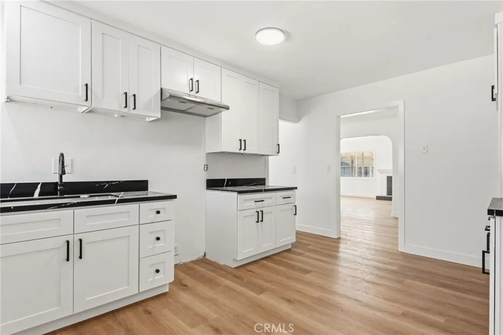 4874 Park Riverside, CA 92507