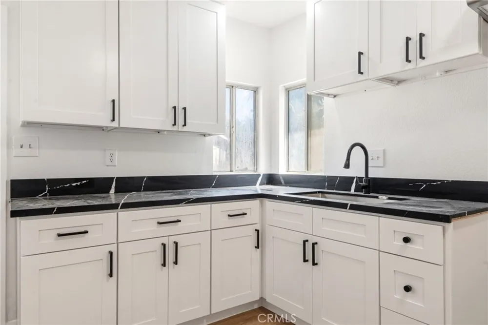 4874 Park Riverside, CA 92507