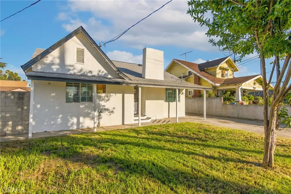 4874 Park Riverside, CA 92507
