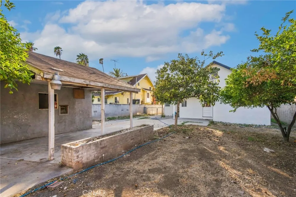 4874 Park Riverside, CA 92507