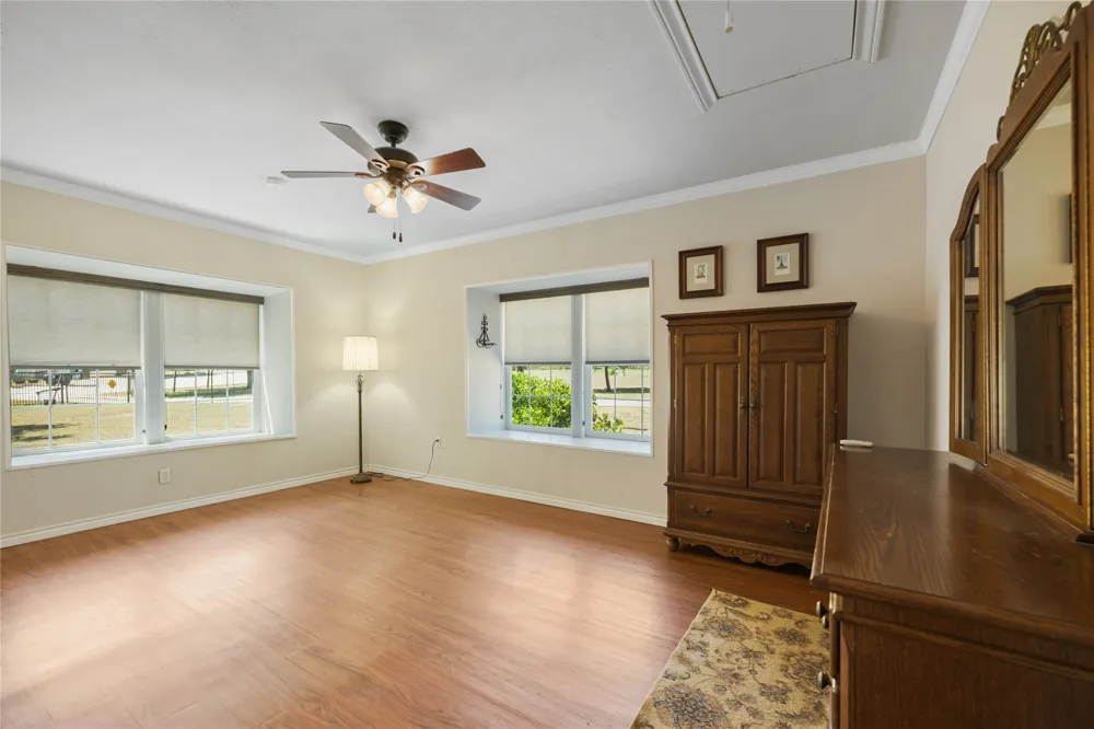 2481 Highway 21 W Dale, TX 78616