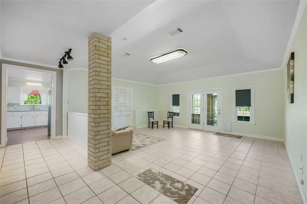 2481 Highway 21 W Dale, TX 78616