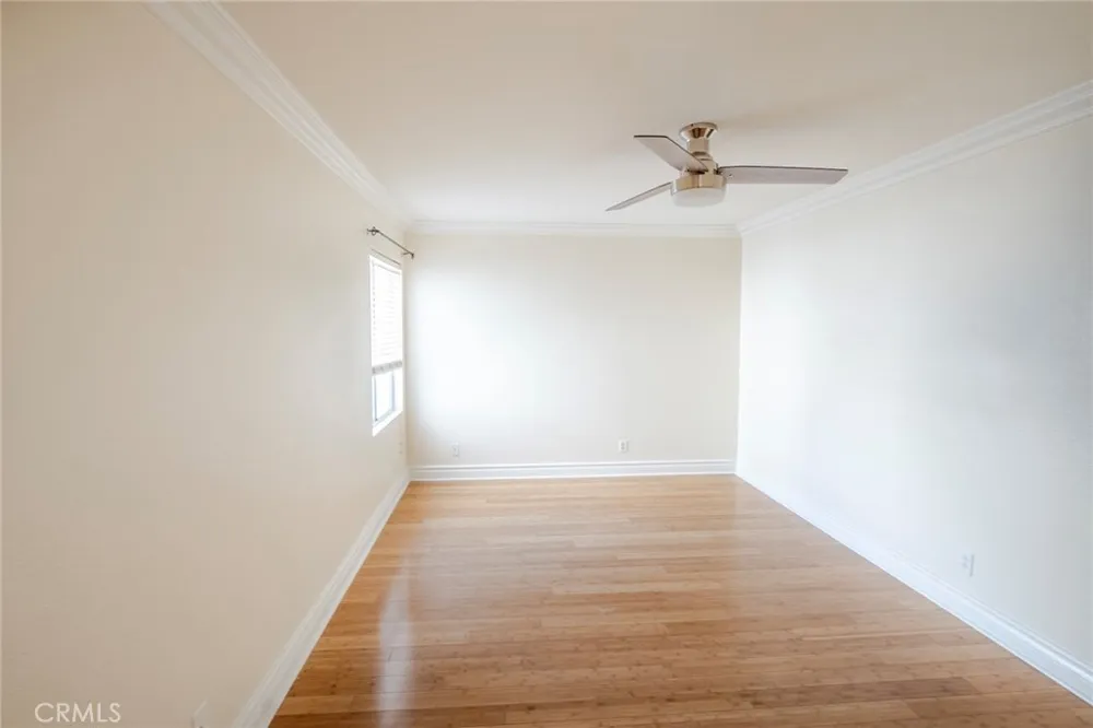 21203 Trumpet #203 Newhall, CA 91321