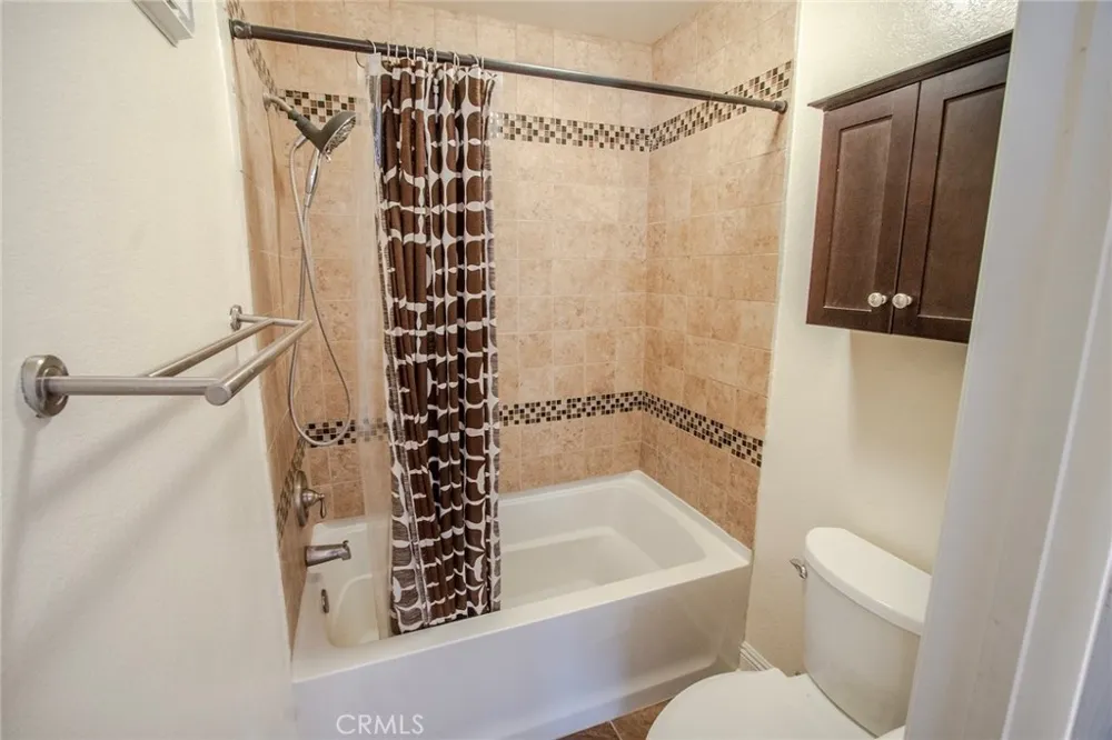 21203 Trumpet #203 Newhall, CA 91321