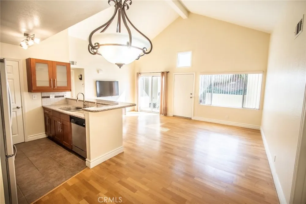 21203 Trumpet #203 Newhall, CA 91321