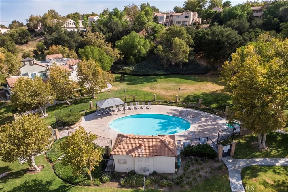 21203 Trumpet #203 Newhall, CA 91321