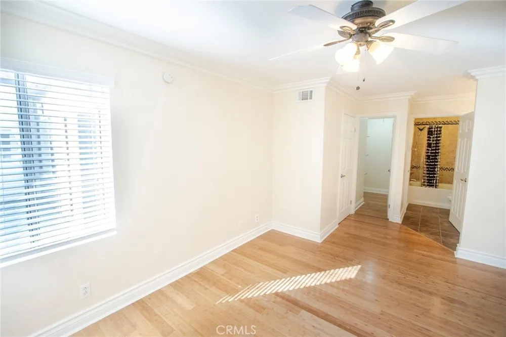 21203 Trumpet #203 Newhall, CA 91321