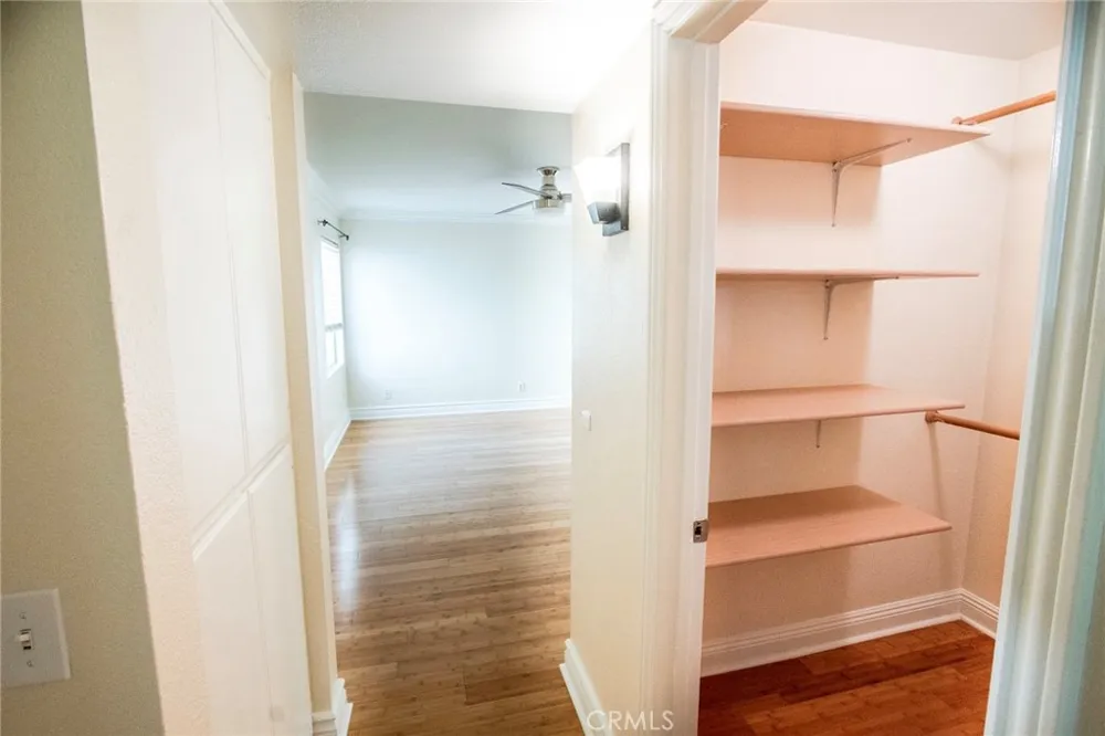 21203 Trumpet #203 Newhall, CA 91321
