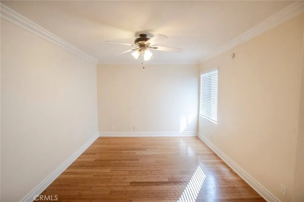21203 Trumpet #203 Newhall, CA 91321