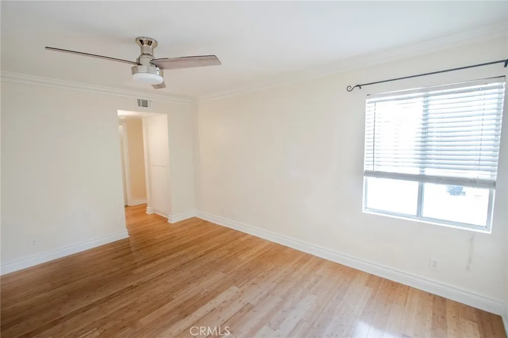21203 Trumpet #203 Newhall, CA 91321