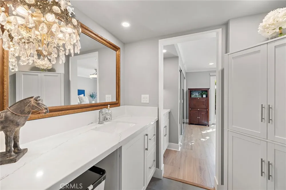 8239 Sugarman Drive La Jolla, CA 92037