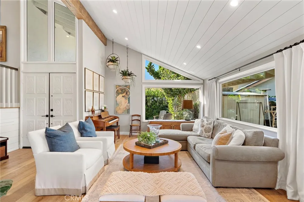 8239 Sugarman Drive La Jolla, CA 92037