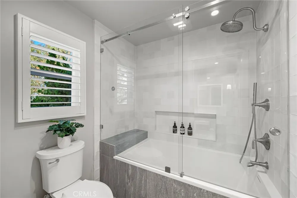 8239 Sugarman Drive La Jolla, CA 92037