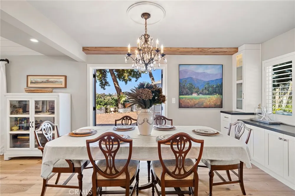 8239 Sugarman Drive La Jolla, CA 92037