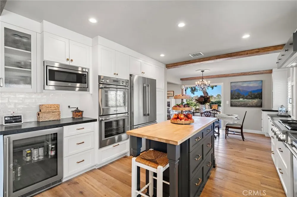 8239 Sugarman Drive La Jolla, CA 92037