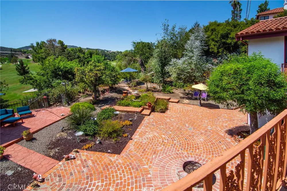 18690 Pasadero Drive Tarzana, CA 91356