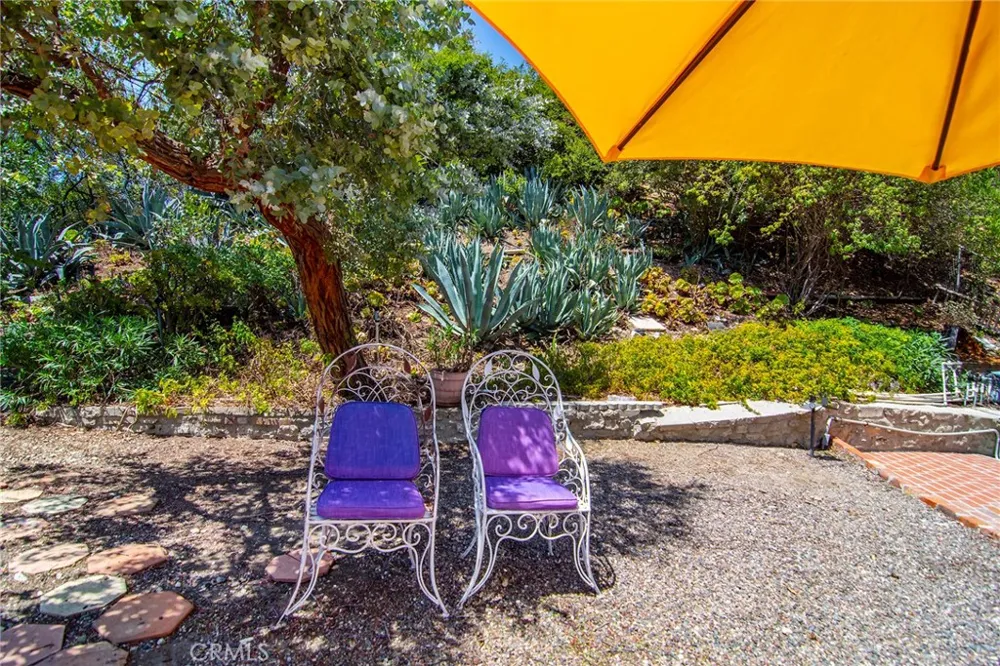 18690 Pasadero Drive Tarzana, CA 91356