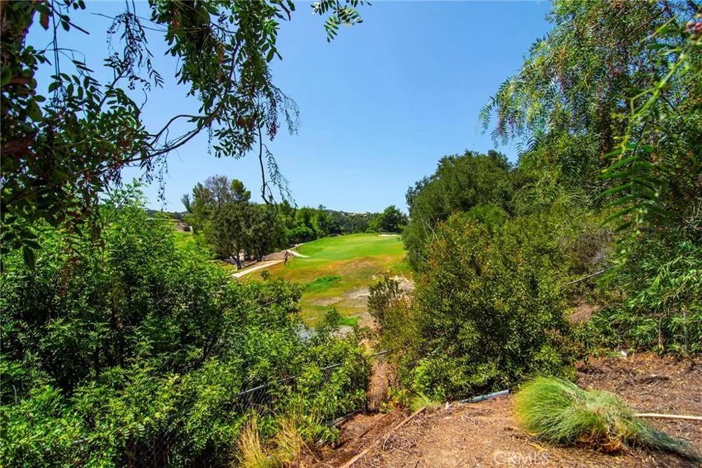 18690 Pasadero Drive Tarzana, CA 91356