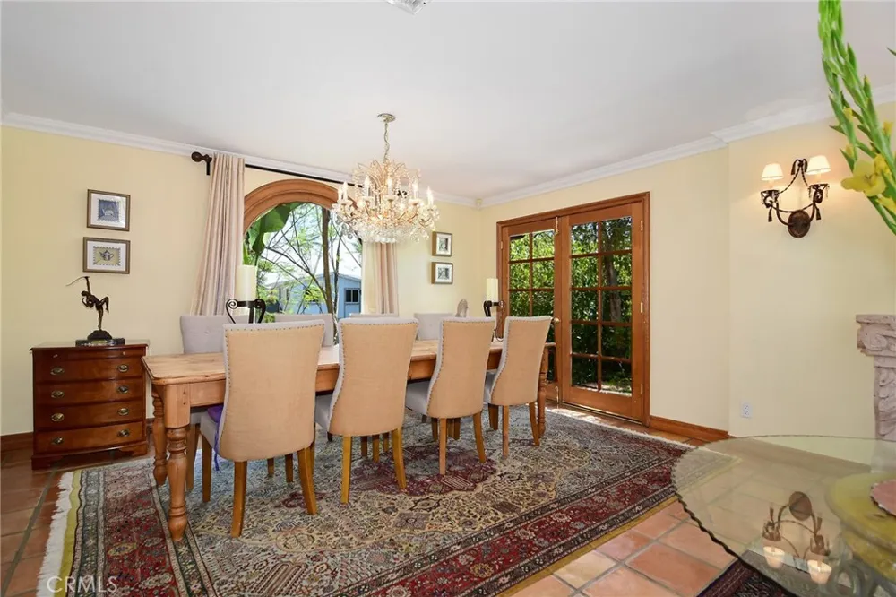 18690 Pasadero Drive Tarzana, CA 91356