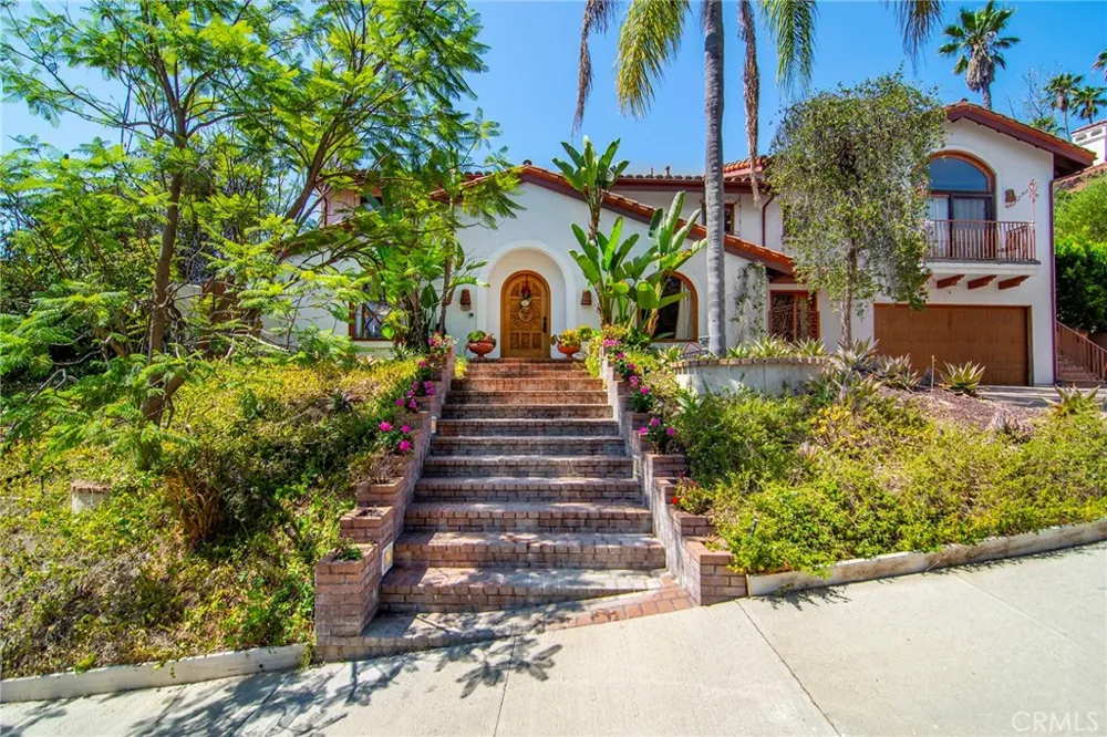 18690 Pasadero Drive Tarzana, CA 91356