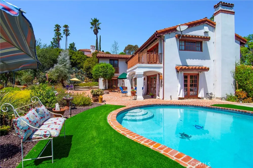 18690 Pasadero Drive Tarzana, CA 91356